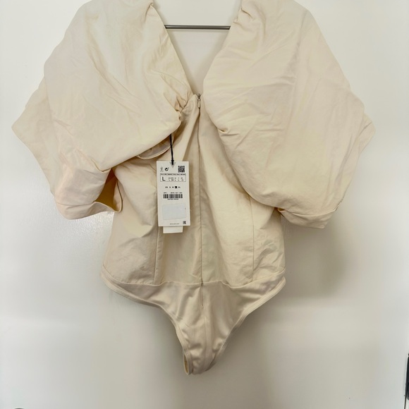Zara Cream Asymmetrical Bodysuit with Dolman Sleeves - Picture 2 of 3